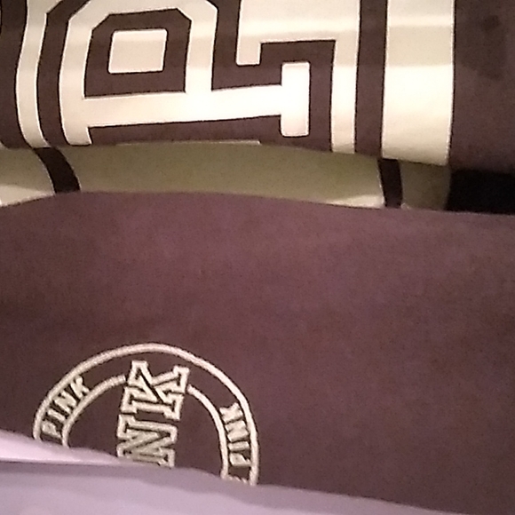 VS PINK  hoodie sweater FINAL
PRICE - Picture 2 of 6